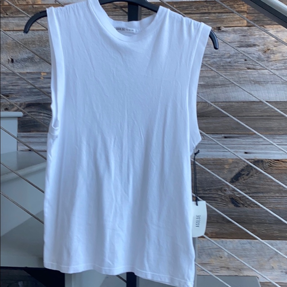 Muscle tee